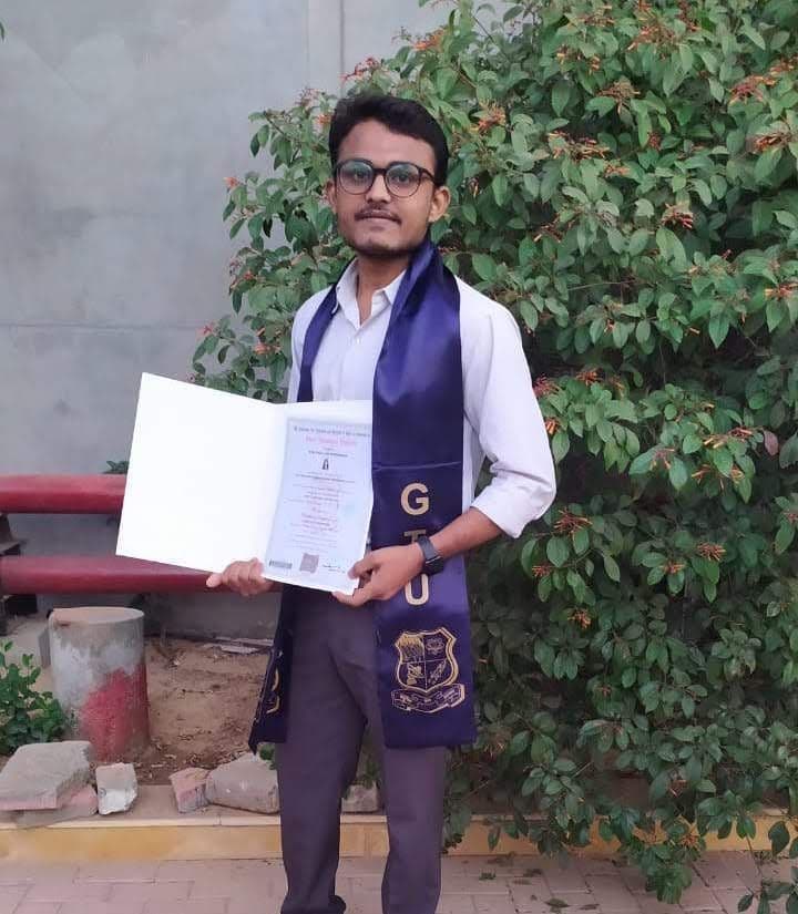 Nitesh Solanki — B.E. Graduation in Information Technology Nitesh Solanki: B.E. Graduation in Information Technology